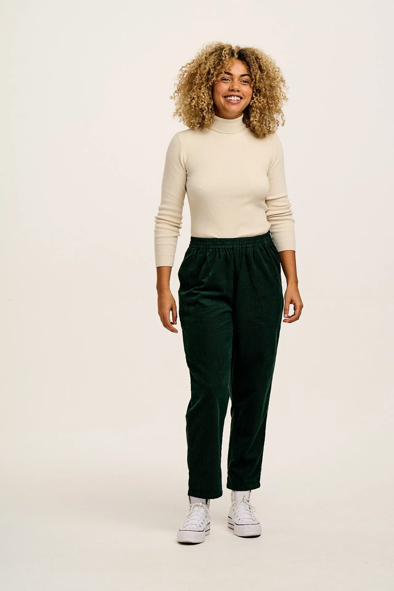 Billie - Corduroy Trousers in Posy Green