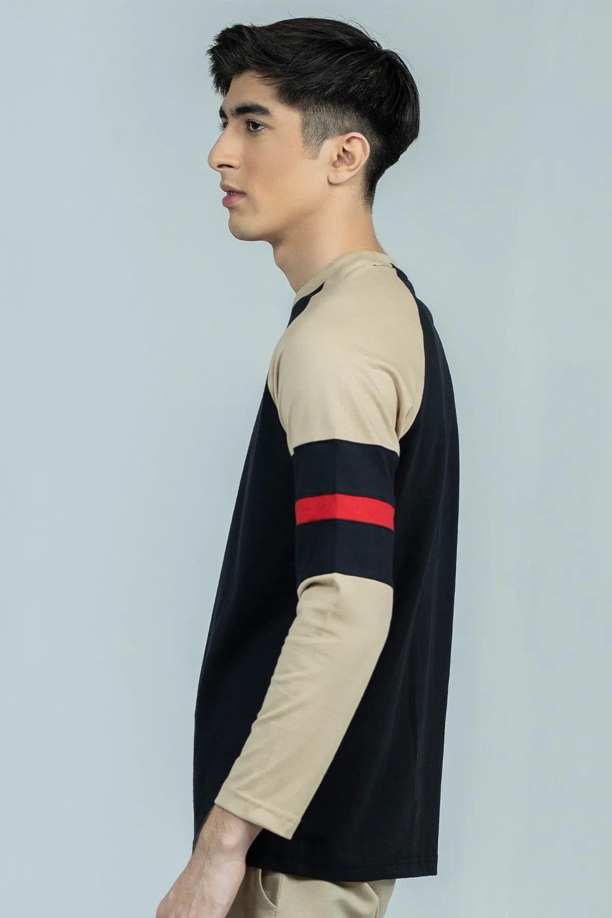 Black Raglan T-shirt - W21 - MT0126R