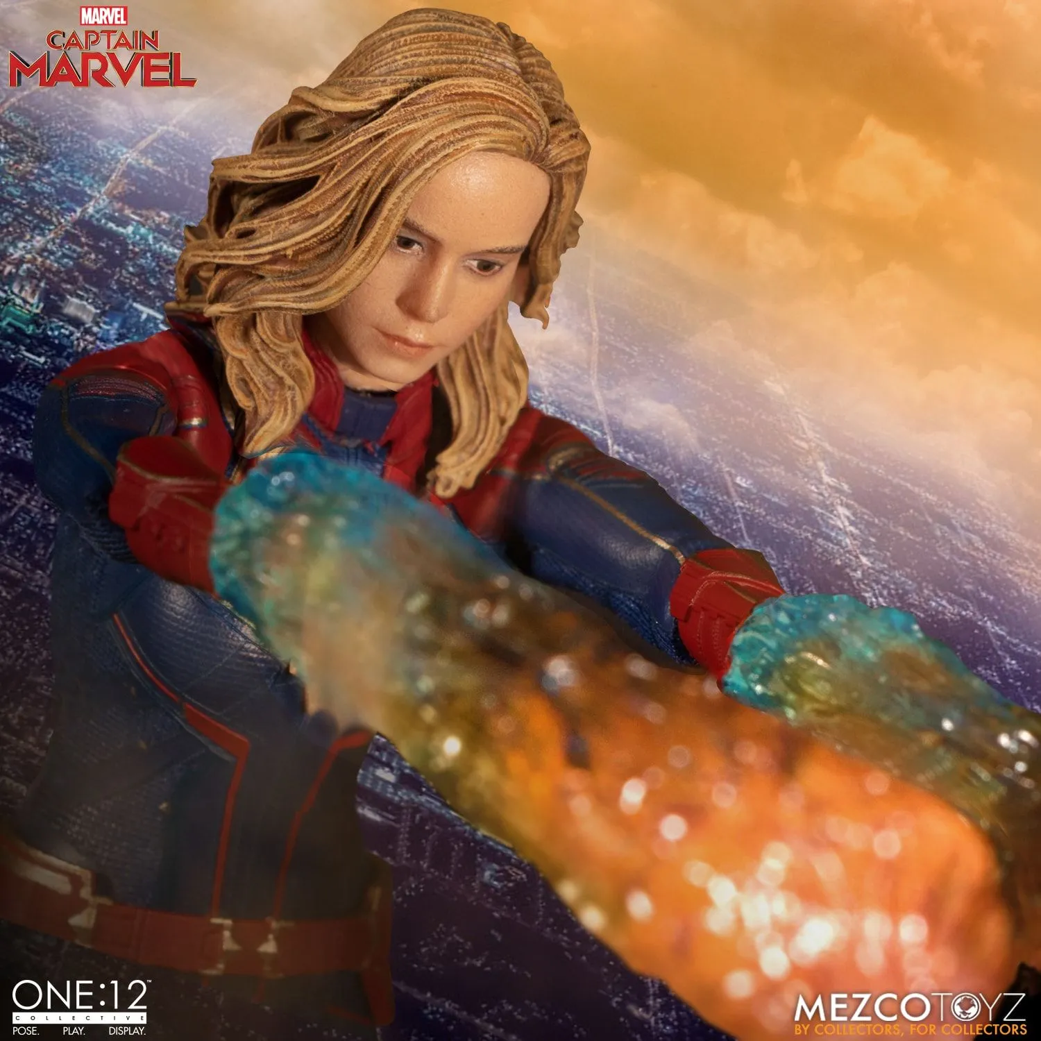 Mezco Toyz Captain Marvel One:12 Action Figure